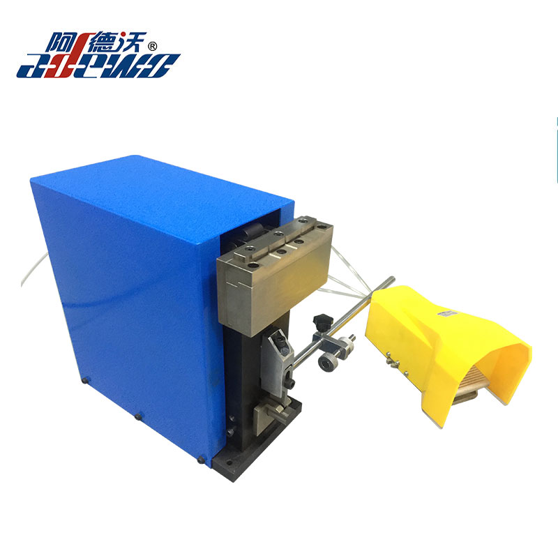 Máquina pneumática para ponte e borda de réguas de aço